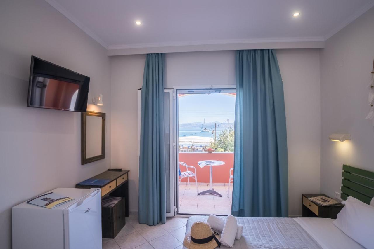 Christina Beachfront Rooms By Hotelius Petrití Esterno foto